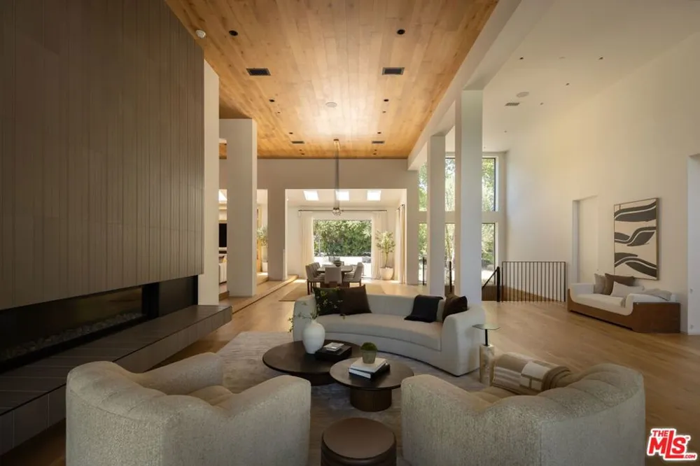 5717 Round Meadow Road Hidden Hills, CA 91302