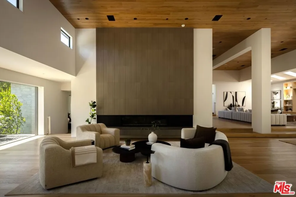 5717 Round Meadow Road Hidden Hills, CA 91302