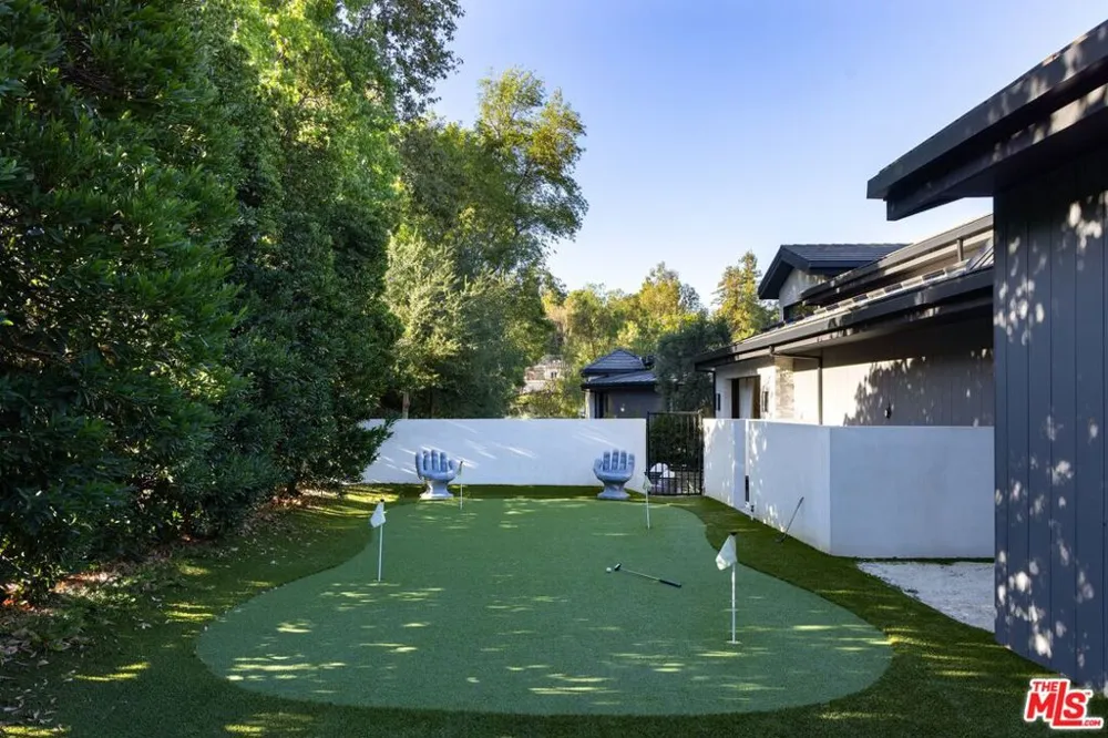 5717 Round Meadow Road Hidden Hills, CA 91302