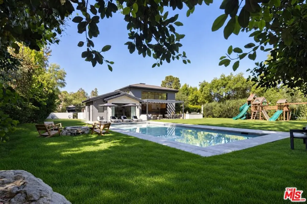 5717 Round Meadow Road Hidden Hills, CA 91302