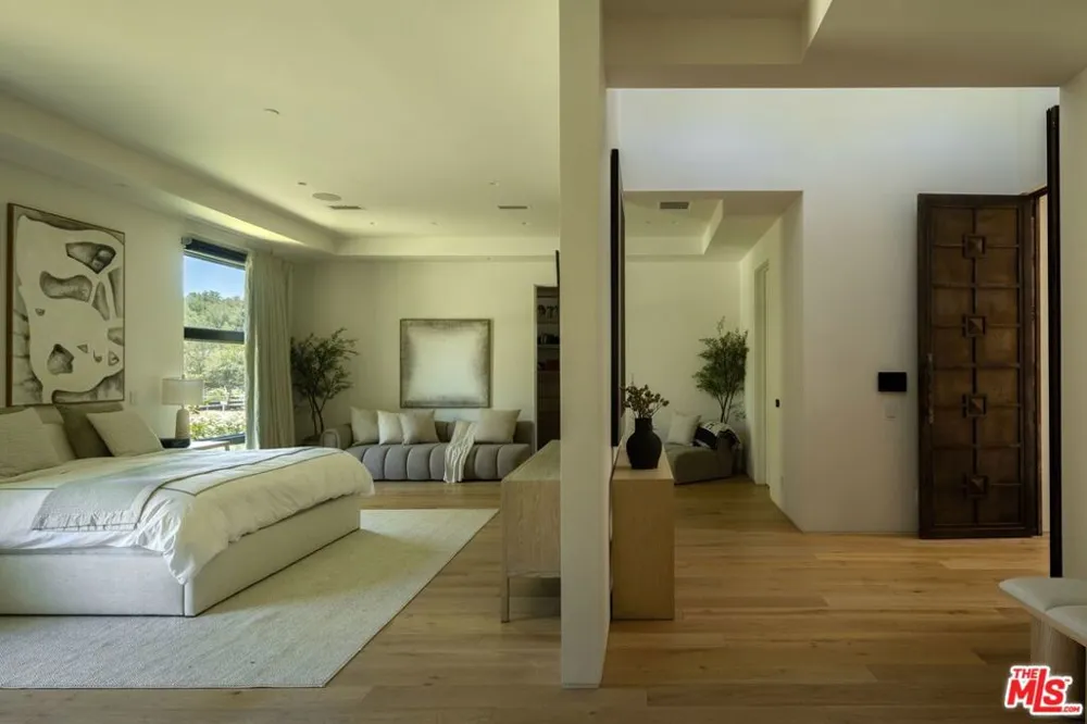 5717 Round Meadow Road Hidden Hills, CA 91302