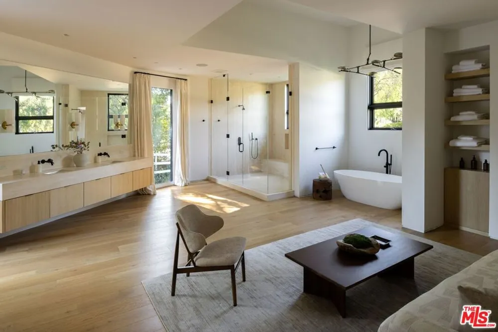5717 Round Meadow Road Hidden Hills, CA 91302