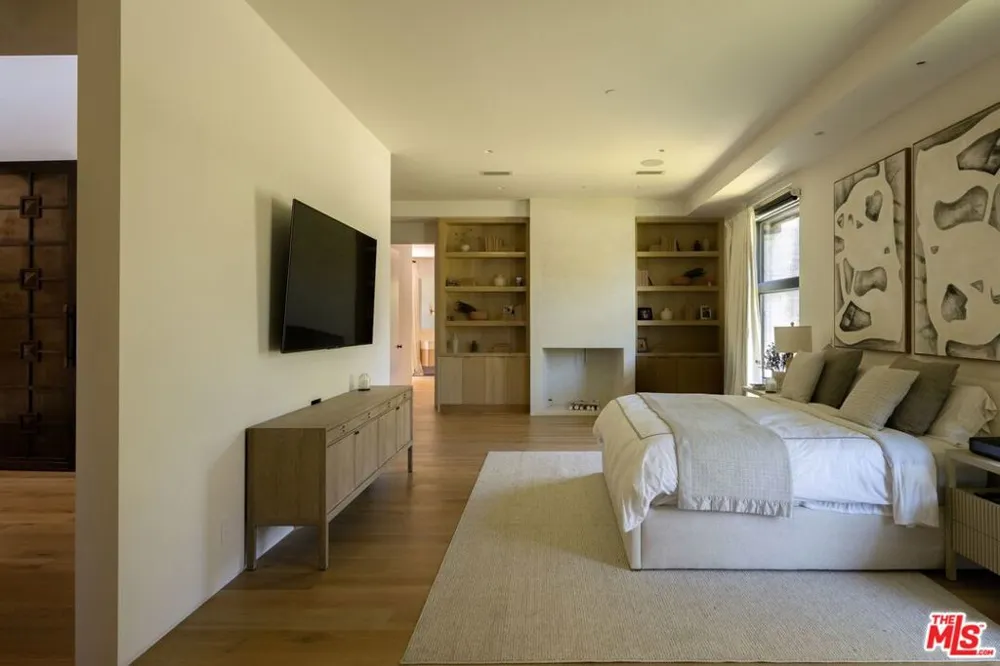 5717 Round Meadow Road Hidden Hills, CA 91302