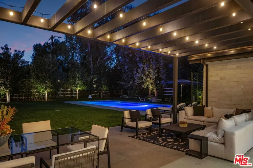 5717 Round Meadow Road Hidden Hills, CA 91302