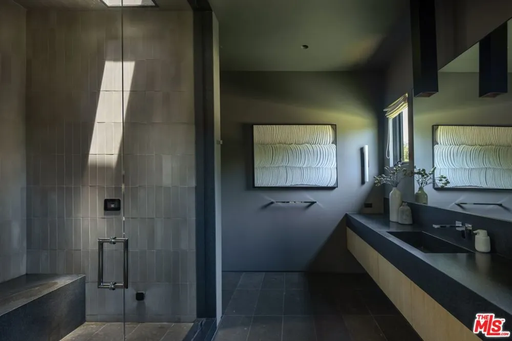 5717 Round Meadow Road Hidden Hills, CA 91302
