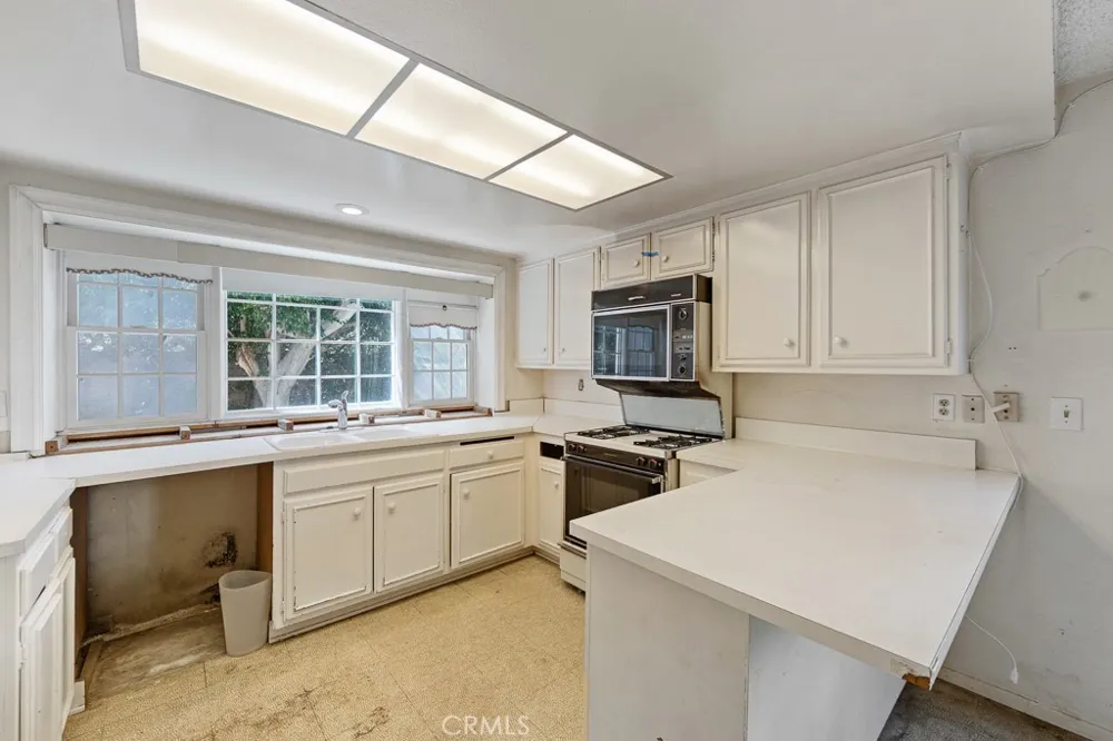 11326 Michelle Cerritos, CA 90703