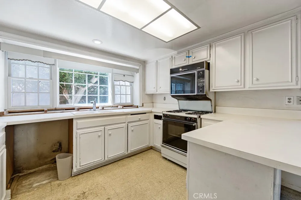 11326 Michelle Cerritos, CA 90703