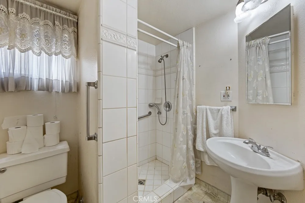 11326 Michelle Cerritos, CA 90703