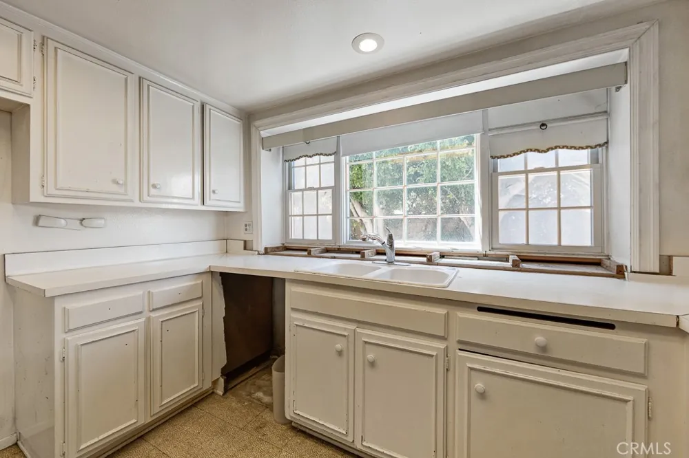 11326 Michelle Cerritos, CA 90703