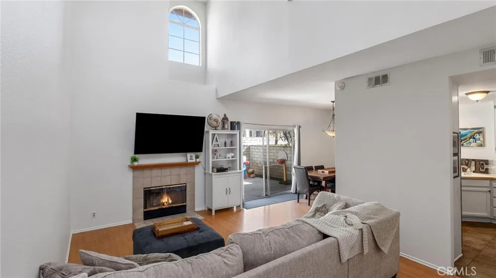 22905 Banyan #228 Saugus, CA 91390