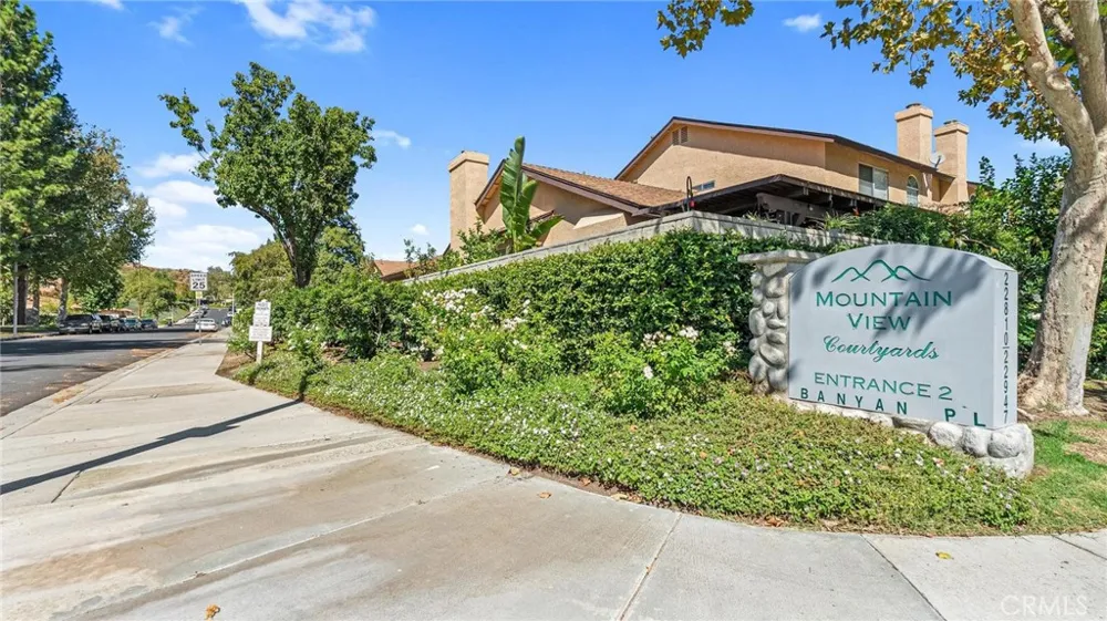 22905 Banyan #228 Saugus, CA 91390