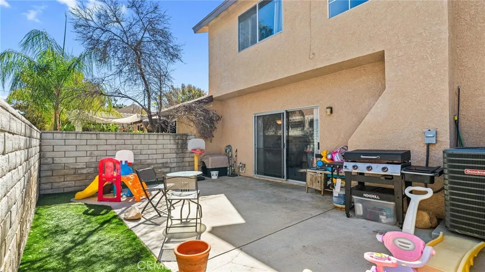 22905 Banyan #228 Saugus, CA 91390