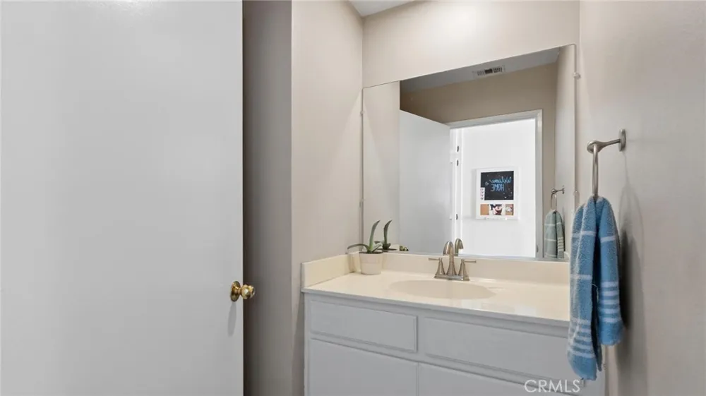 22905 Banyan #228 Saugus, CA 91390