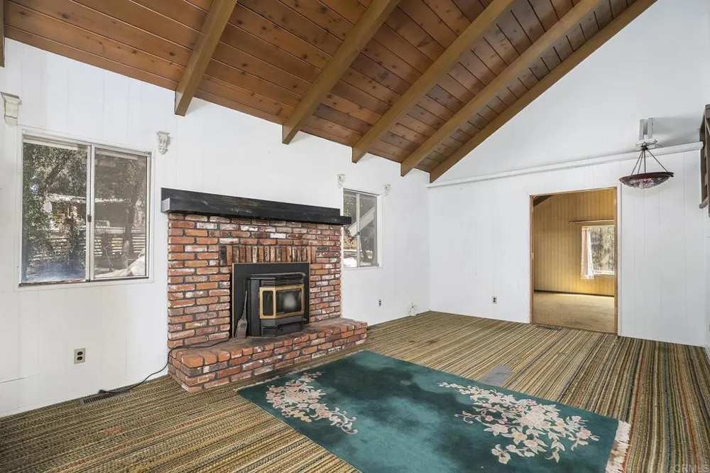 25077 MANZANITA LN Descanso, CA 91916