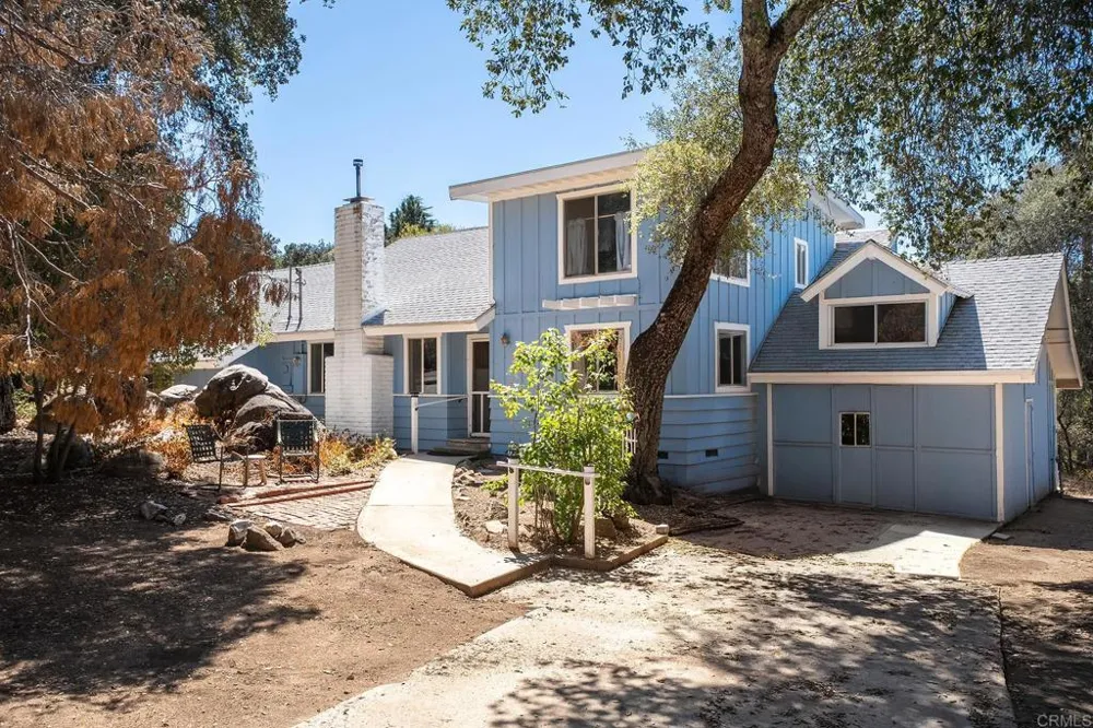 25077 MANZANITA LN Descanso, CA 91916