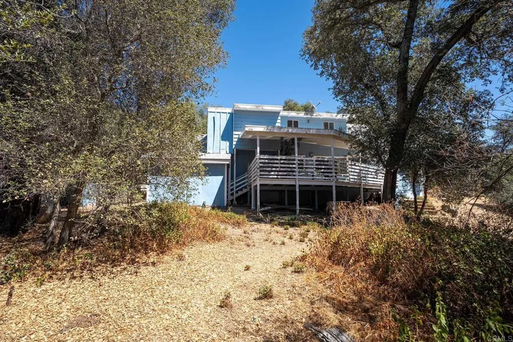 25077 MANZANITA LN Descanso, CA 91916