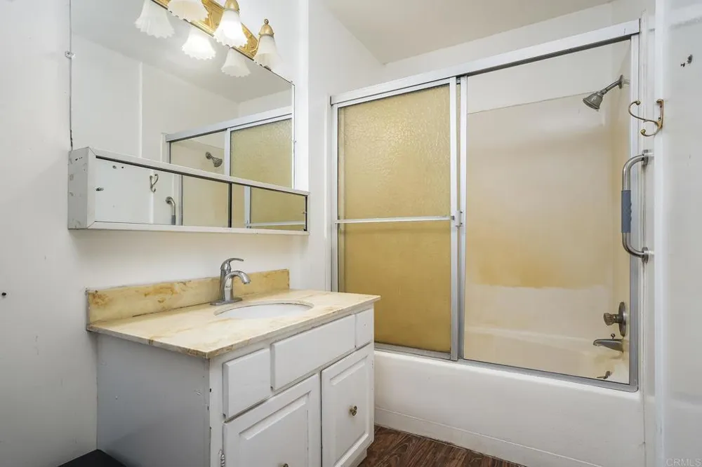 25077 MANZANITA LN Descanso, CA 91916