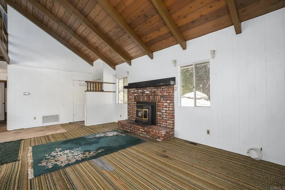 25077 MANZANITA LN Descanso, CA 91916