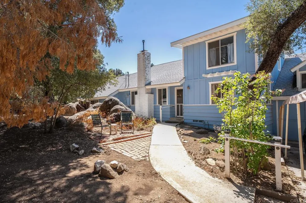 25077 MANZANITA LN Descanso, CA 91916