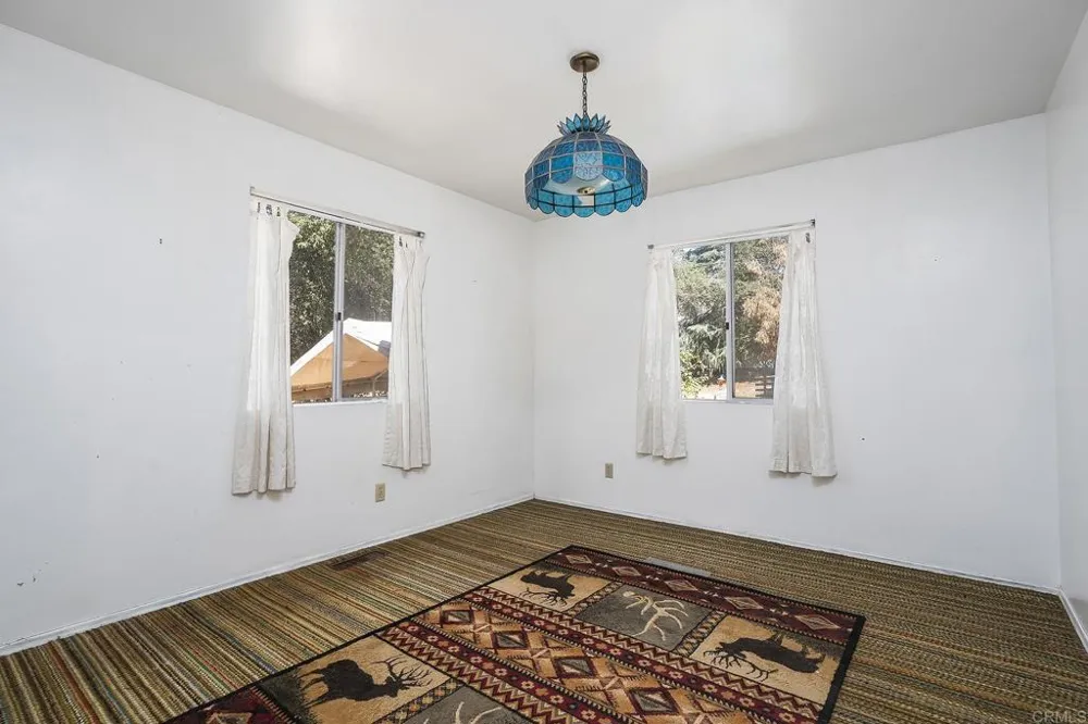 25077 MANZANITA LN Descanso, CA 91916