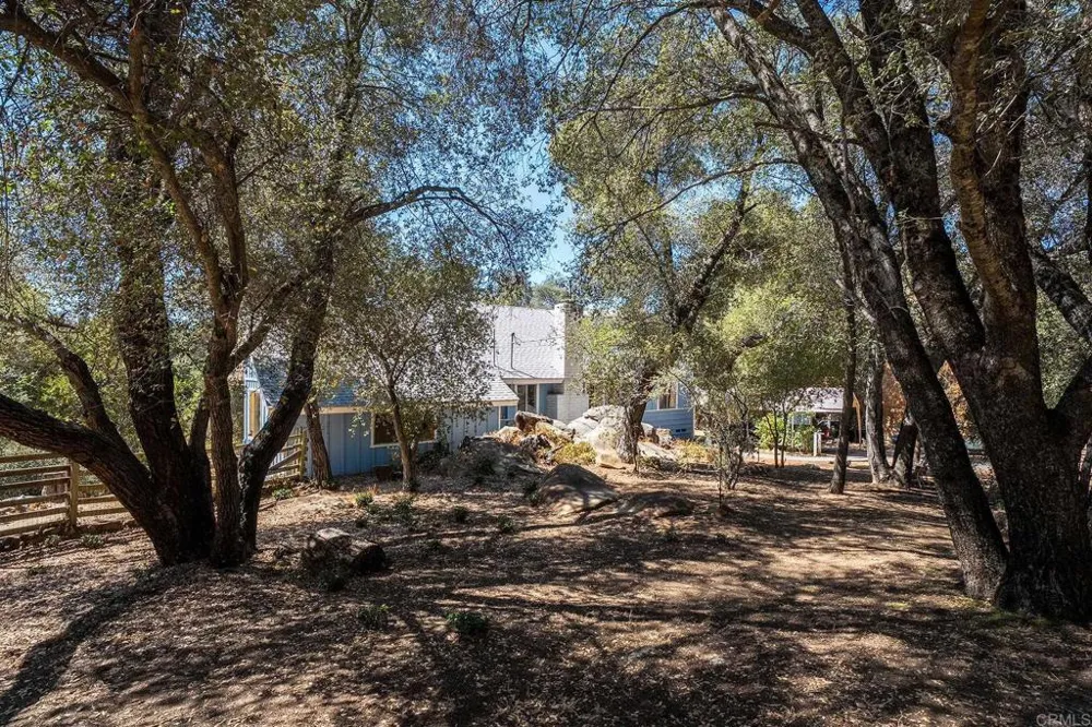 25077 MANZANITA LN Descanso, CA 91916