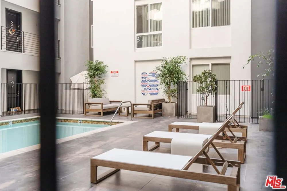 11011 Huston Street #212 North Hollywood, CA 91601
