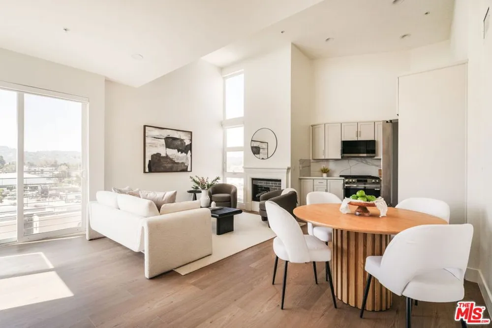 11011 Huston Street #212 North Hollywood, CA 91601