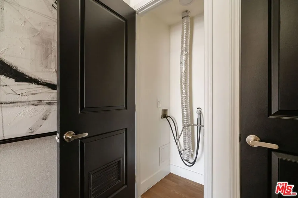 11011 Huston Street #212 North Hollywood, CA 91601