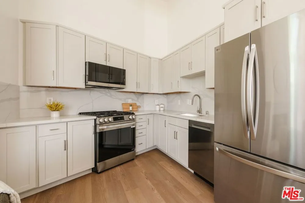 11011 Huston Street #212 North Hollywood, CA 91601