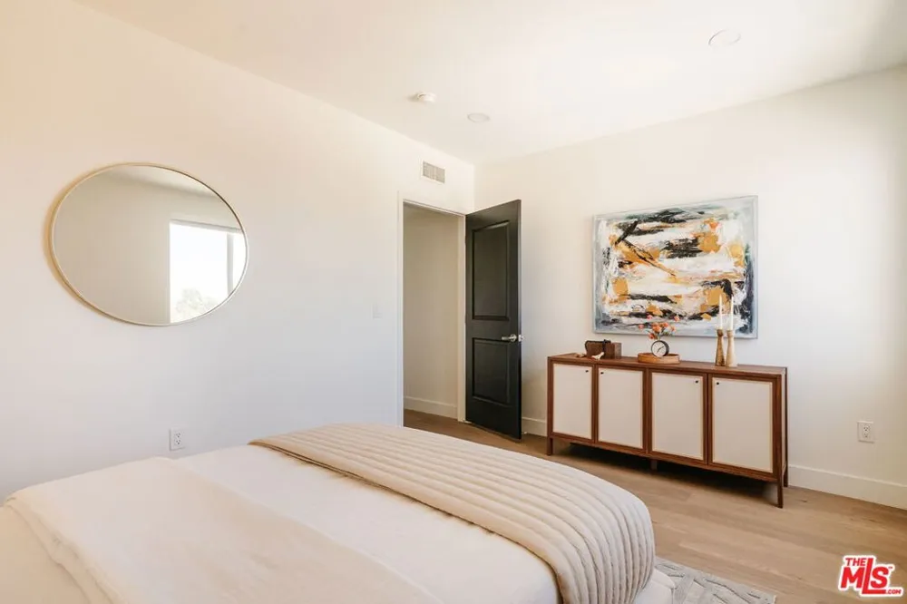 11011 Huston Street #212 North Hollywood, CA 91601