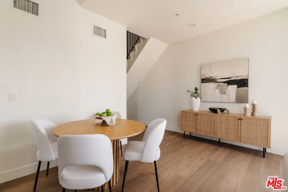 11011 Huston Street #212 North Hollywood, CA 91601