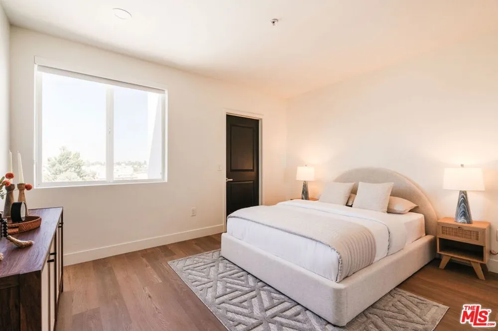 11011 Huston Street #212 North Hollywood, CA 91601