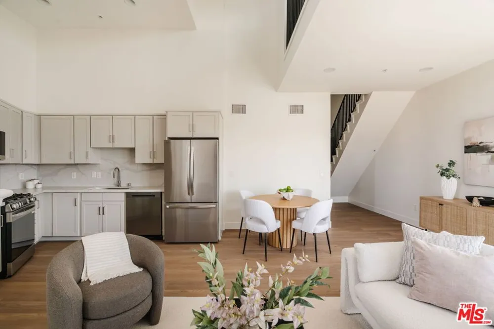 11011 Huston Street #212 North Hollywood, CA 91601