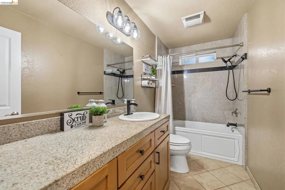 21000 Niagara River Sonora, CA 95370