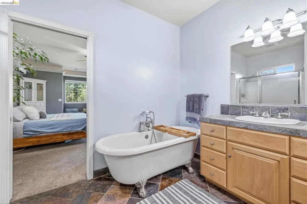 21000 Niagara River Sonora, CA 95370