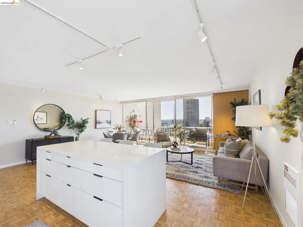 320 Lee St #702 Oakland, CA 94610