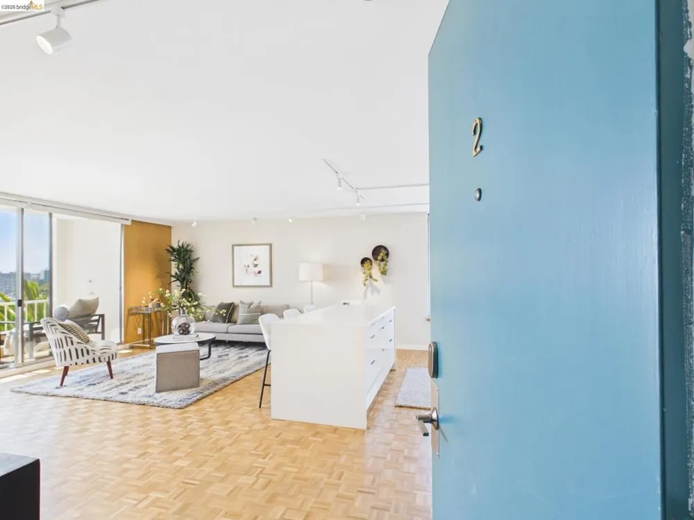 320 Lee St #702 Oakland, CA 94610