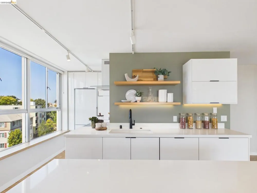 320 Lee St #702 Oakland, CA 94610