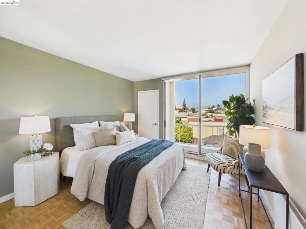 320 Lee St #702 Oakland, CA 94610