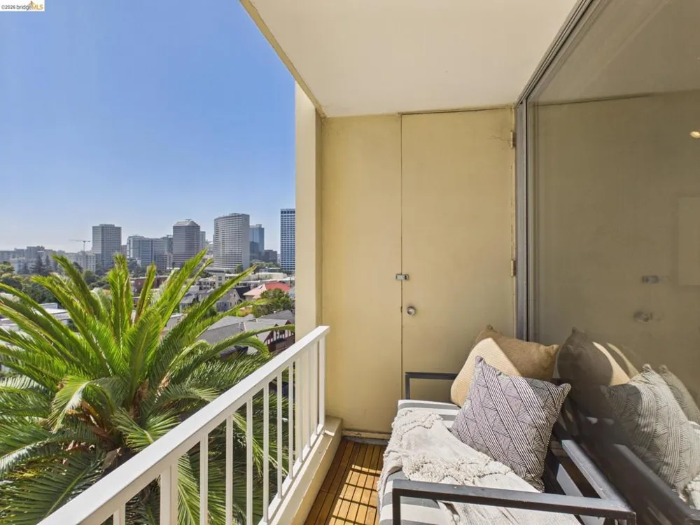 320 Lee St #702 Oakland, CA 94610