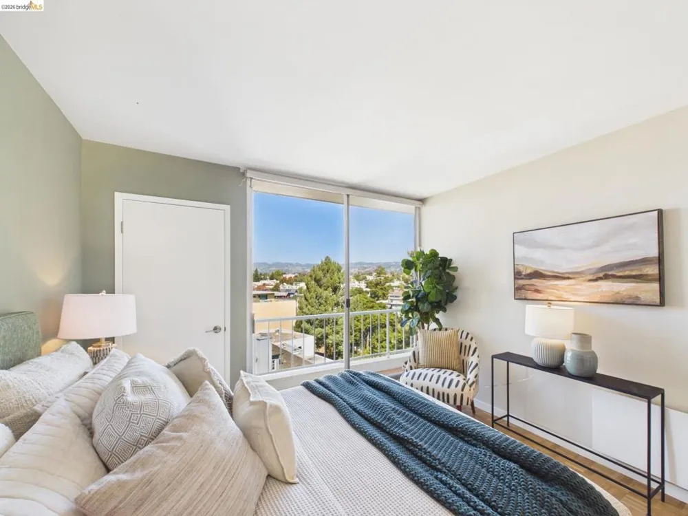320 Lee St #702 Oakland, CA 94610