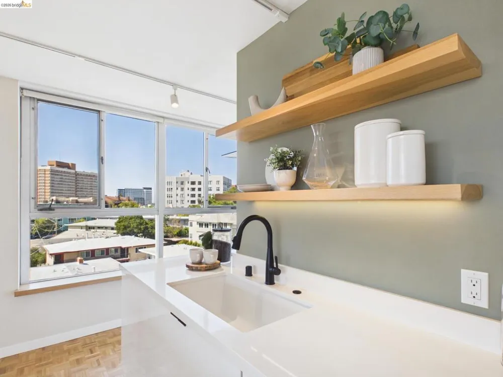 320 Lee St #702 Oakland, CA 94610