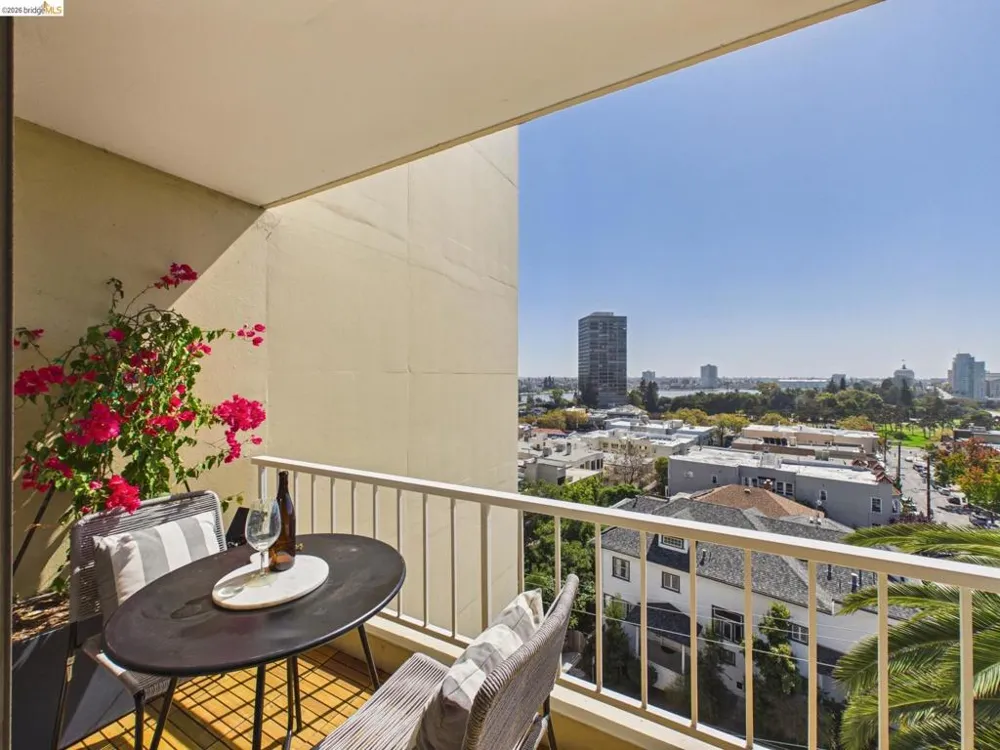 320 Lee St #702 Oakland, CA 94610