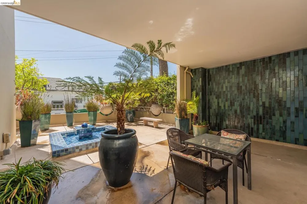 320 Lee St #702 Oakland, CA 94610