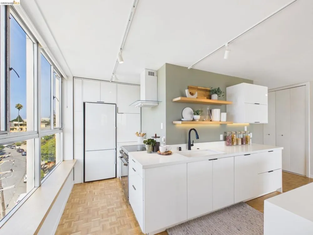 320 Lee St #702 Oakland, CA 94610