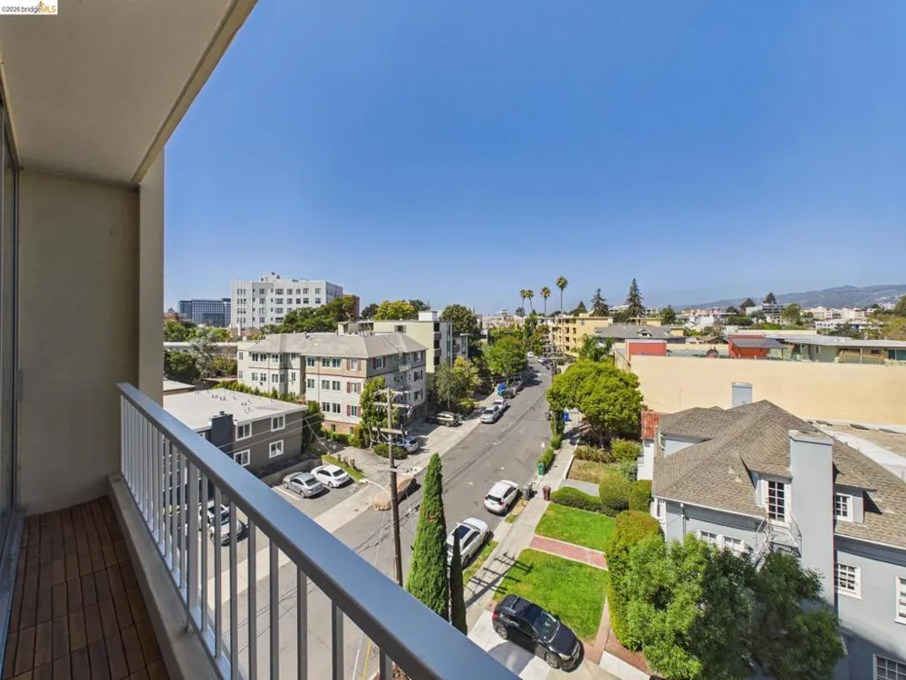 320 Lee St #702 Oakland, CA 94610