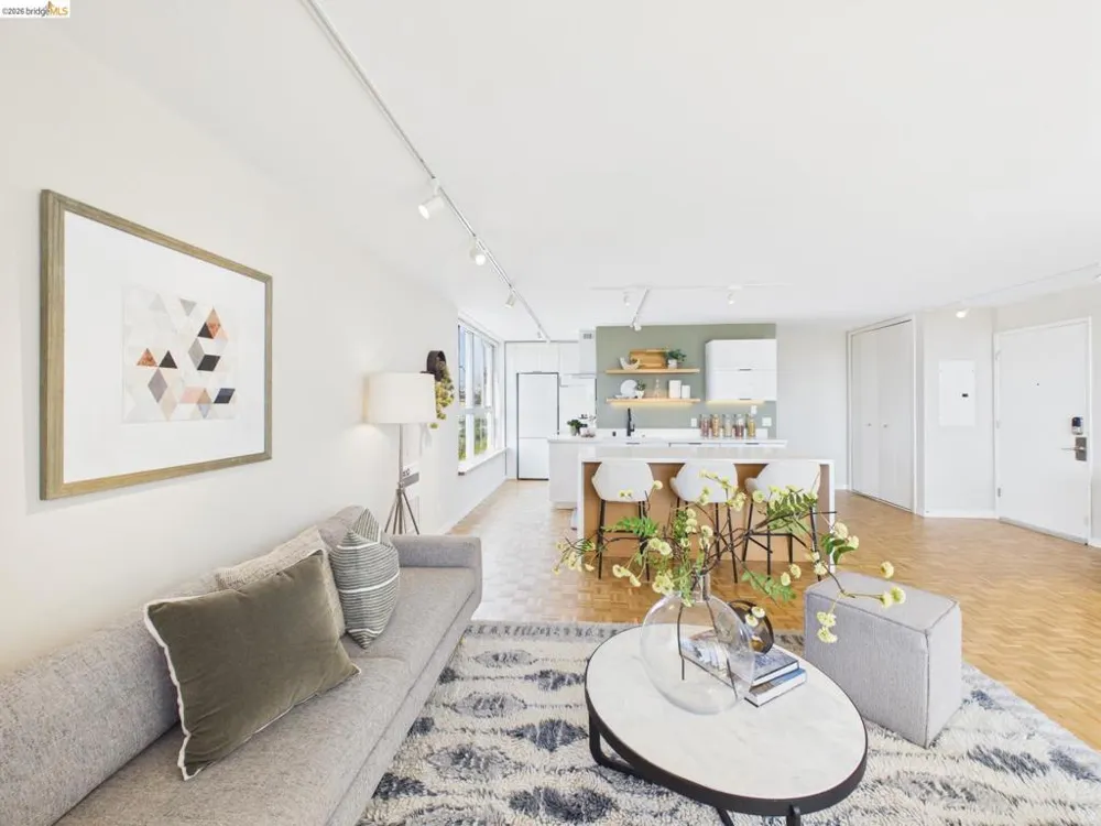 320 Lee St #702 Oakland, CA 94610
