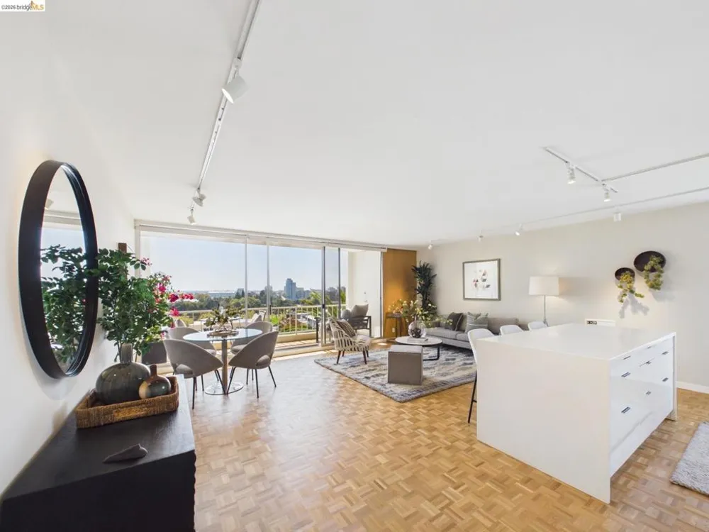 320 Lee St #702 Oakland, CA 94610