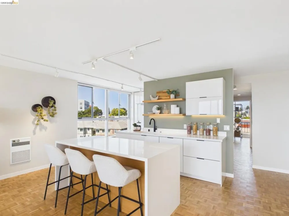 320 Lee St #702 Oakland, CA 94610