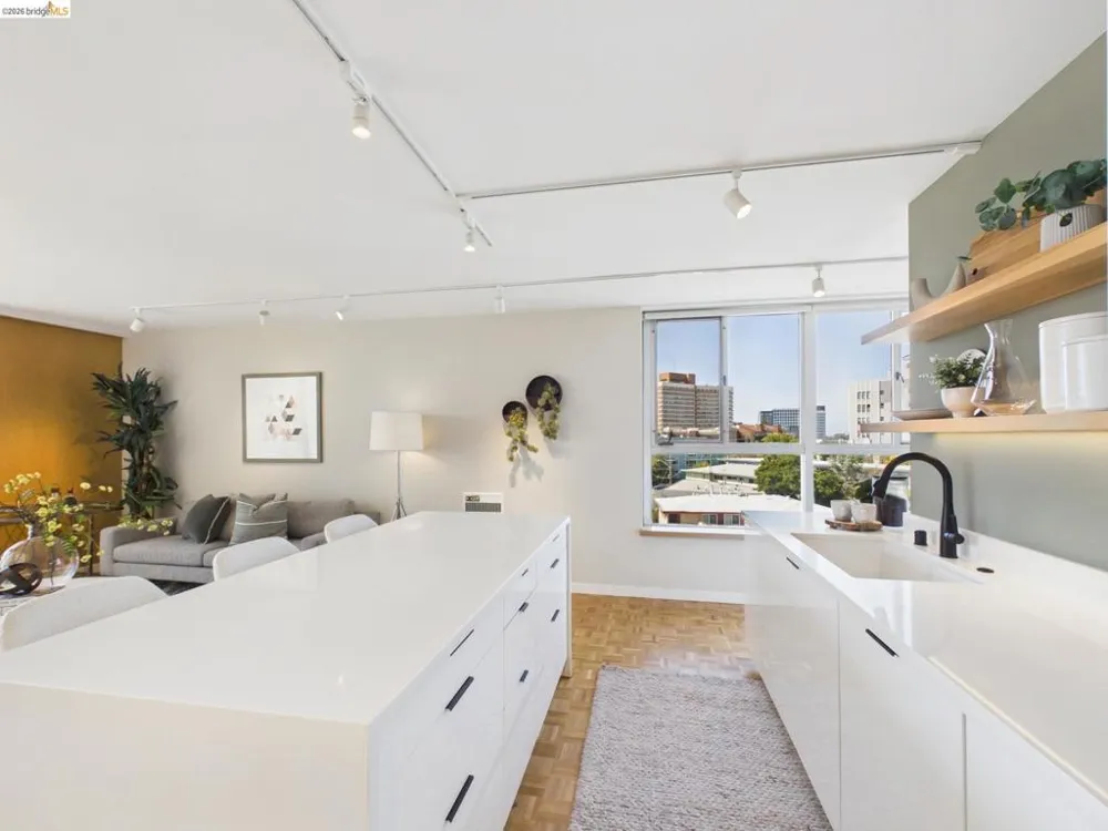 320 Lee St #702 Oakland, CA 94610